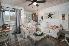 Cozy Mountain Top Ski Studio